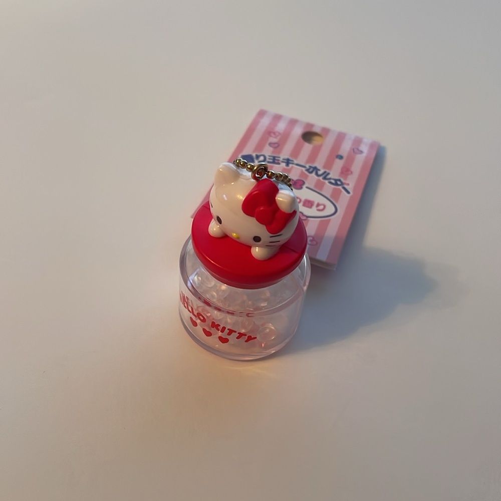 Hello Kitty Keychain - Picture 2 of 6
